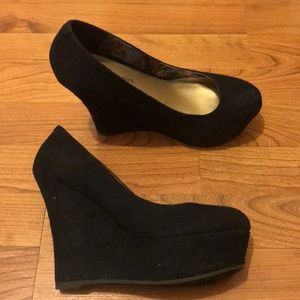 Madden girl. platform wedge